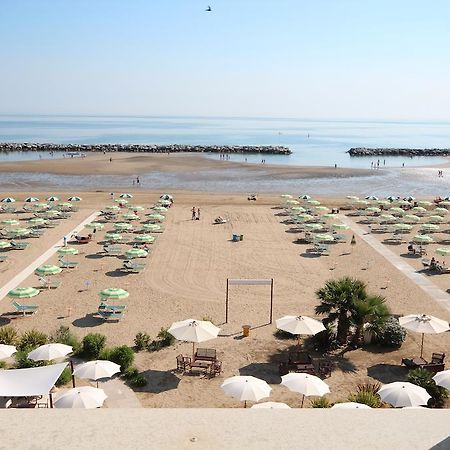 Hotel Belvedere Spiaggia Rimini Exterior foto